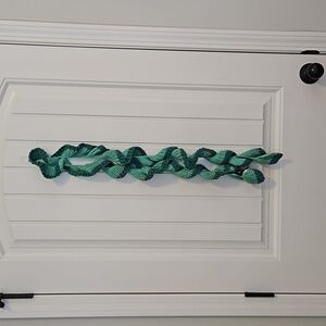 🪅 Turquoise Spiral Knit Scarf